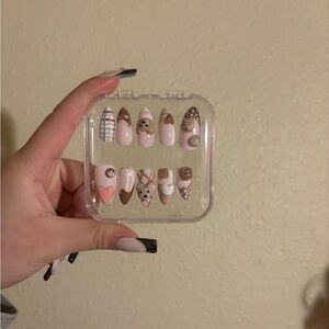 Stylish Press-On Nails Set - Pink and Brown by [Brand]